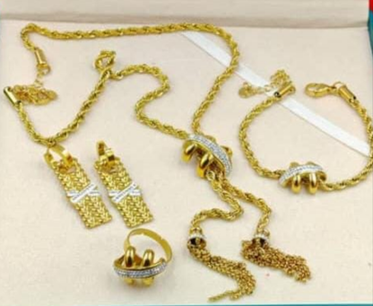 Parure 4 pieces forme KRIVCHA  en acier inoxydable